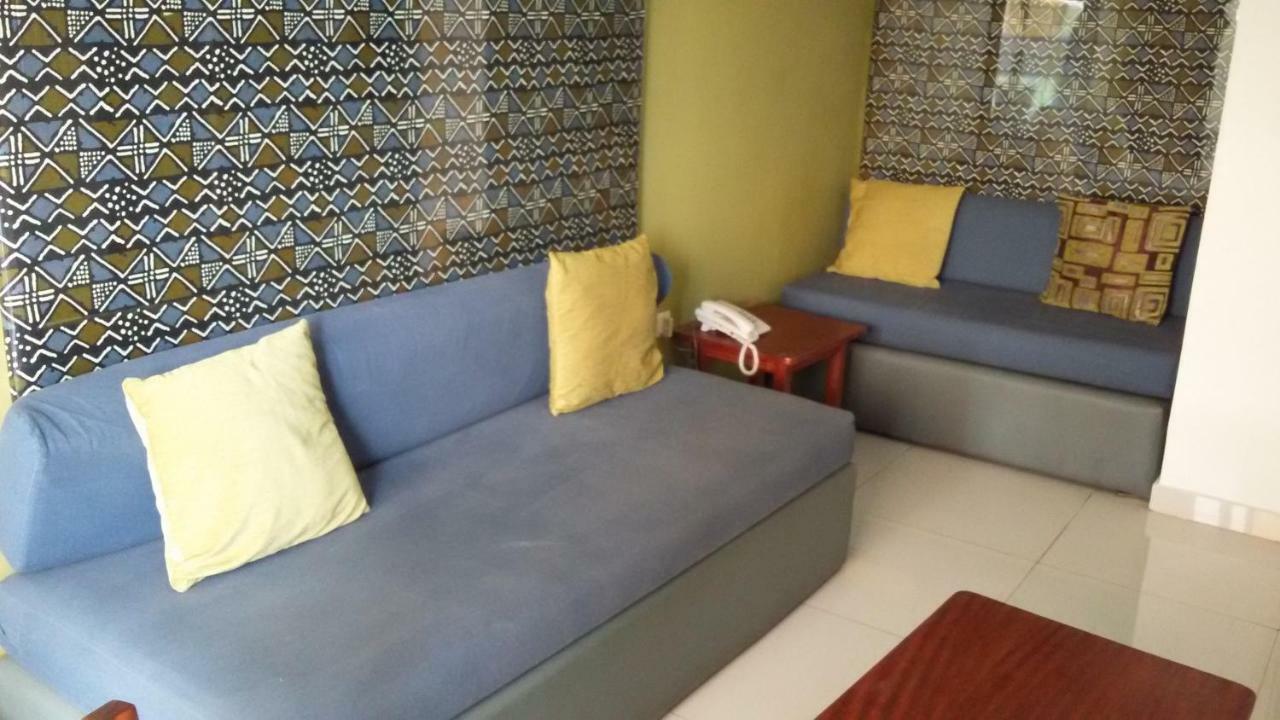 Residence Bertille Abidjan Cocody Exterior photo