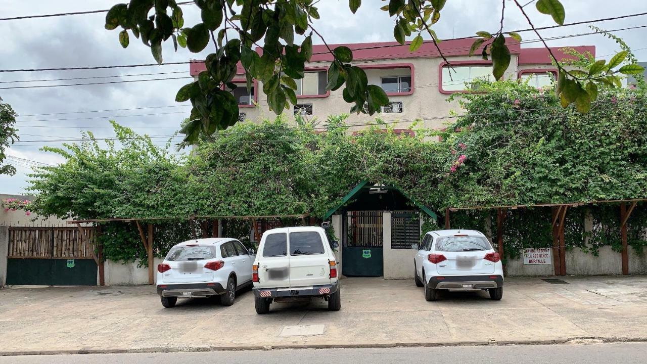 Residence Bertille Abidjan Cocody Exterior photo